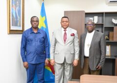 Suivi des projets du Kasai-Oriental : le gouverneur Mbwebwa et Mgr Kasanda chez le DG Batukonke